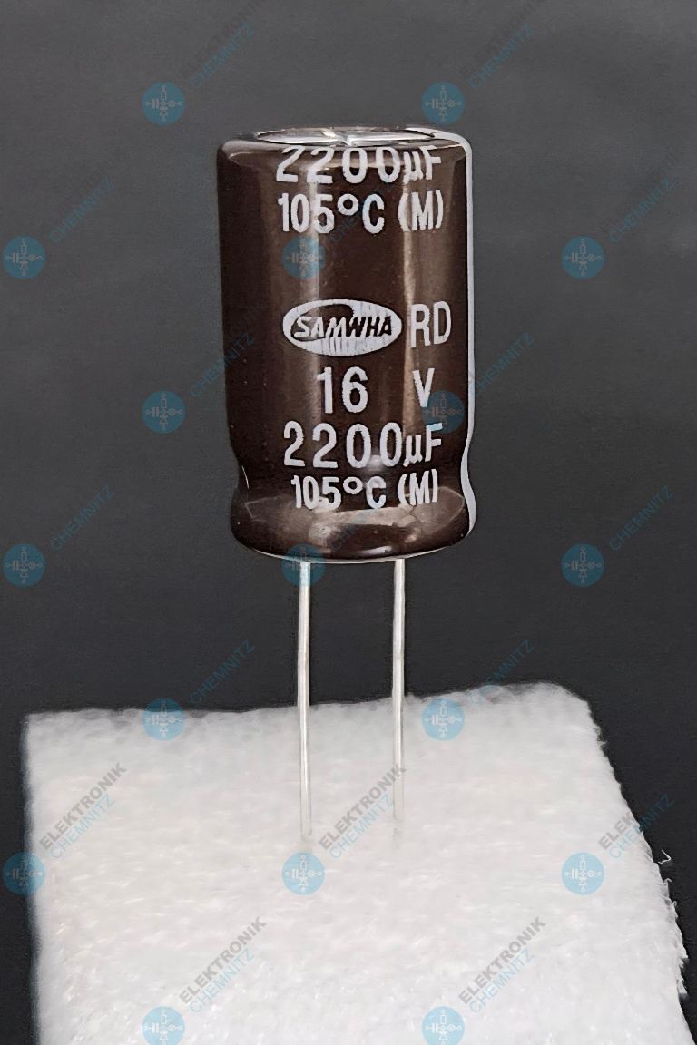 Elektrolytkondensator radial 2200µF 16V 105°C RM 5,0mm Ø 12,5mm Höhe 21mm