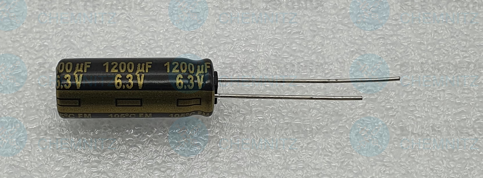 Elektrolytkondensator radial 1200µF 6,3V 105°C RM 3,5mm lange Bauform DM 8mm