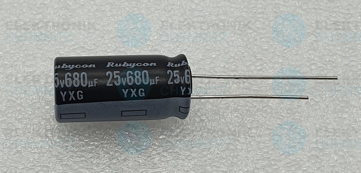 Elektrolytkondensator radial 680µF 25V 105°C RM 5,0mm normale Bauform DM 10mm