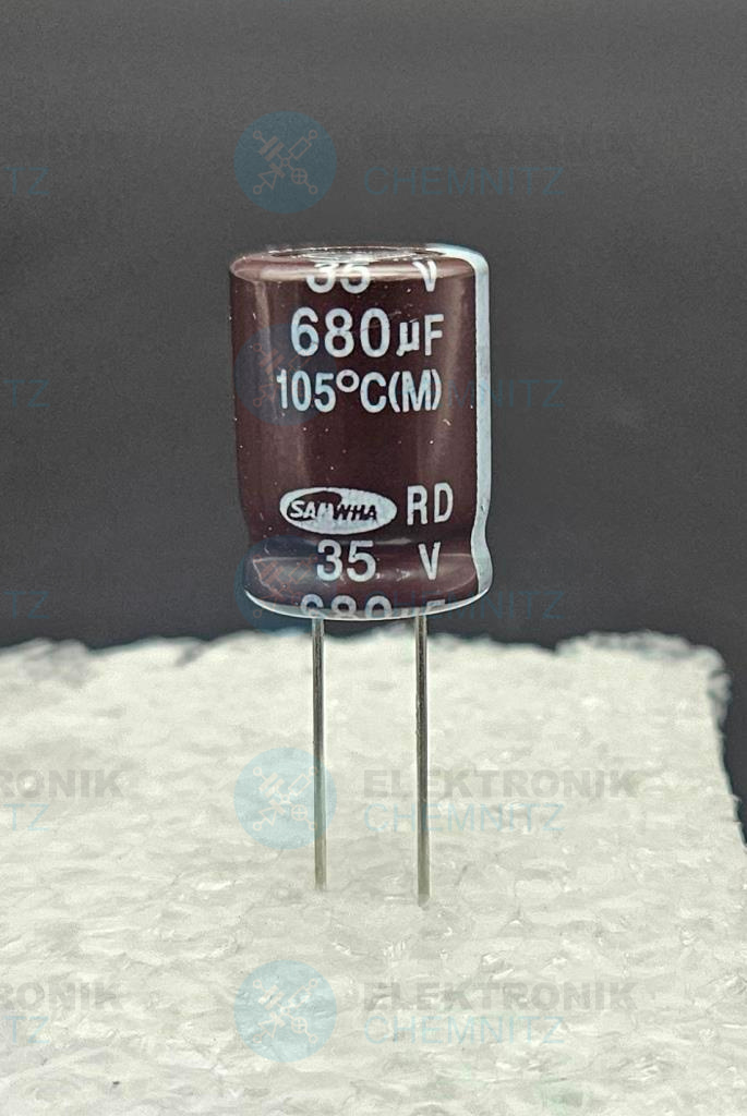 Elektrolytkondensator radial 680 µF 35 V 105° C RM 5,0 mm DM 13 mm