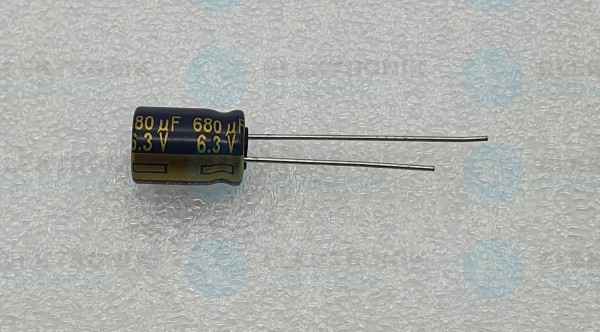 Elektrolytkondensator radial 680µF 6,3V 105°C RM 3,5