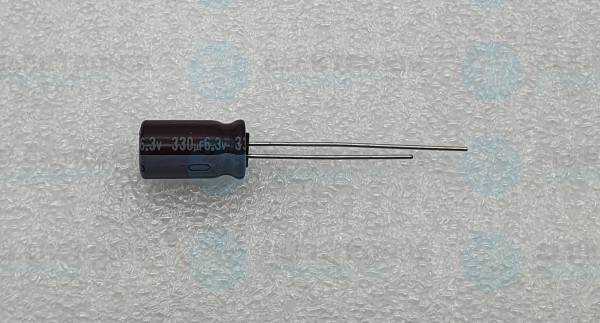 Elektrolytkondensator radial 330µF 6,3V 105°C RM 2,54